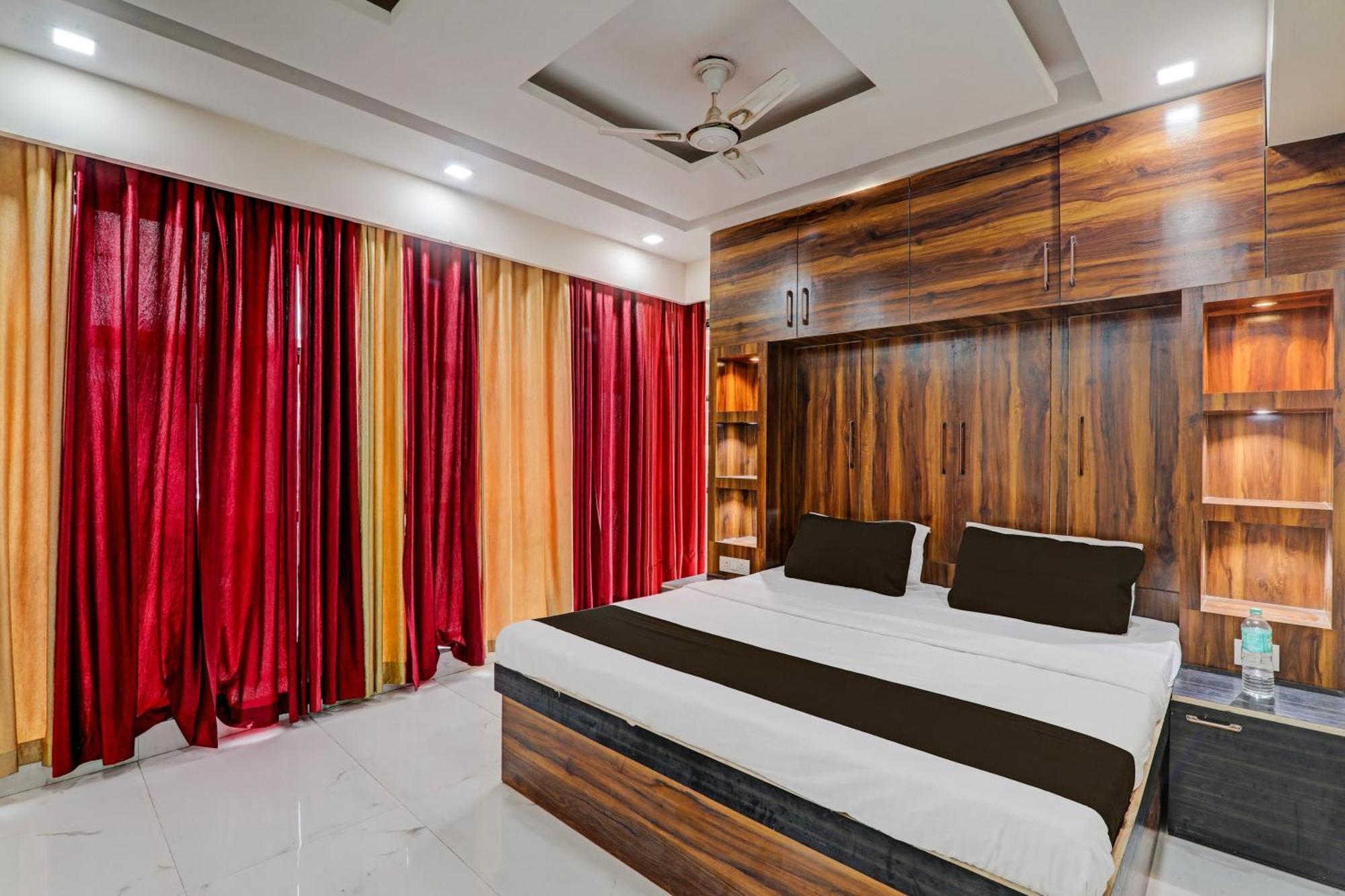 Collection O Mitra Inn Аллахабад Екстер'єр фото